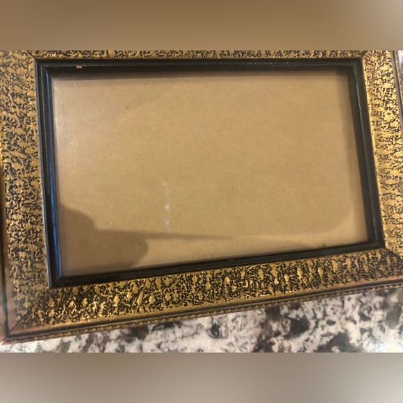 Mini vintage gallery wall. - Picture 3 of 9